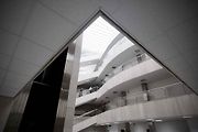 V pražských Holešovicích bylo 6. září slavnostně otevřeno sídlo Agentury pro evropský globální navigační satelitní systém GNSS (GSA). O přesunu sídla agentury GSA z Bruselu do Prahy rozhodla mezivládní konference členských států EU 10. prosince 2010.