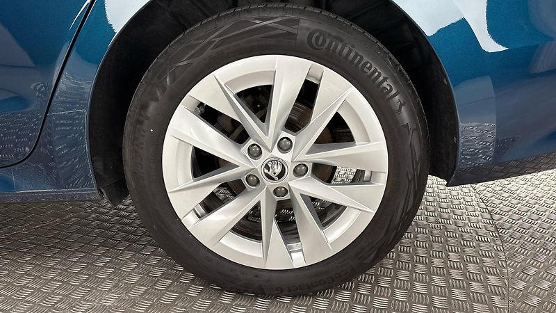 Škoda Octavia 2.0 TDI Style - fotka 19 z 25