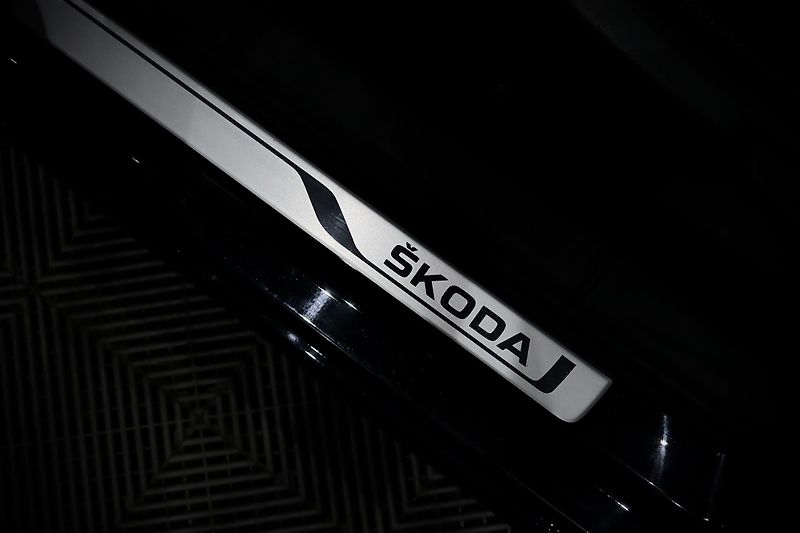 Škoda Octavia 3 FL Combi 1.5 TSI 110 kW - fotka 31 z 35