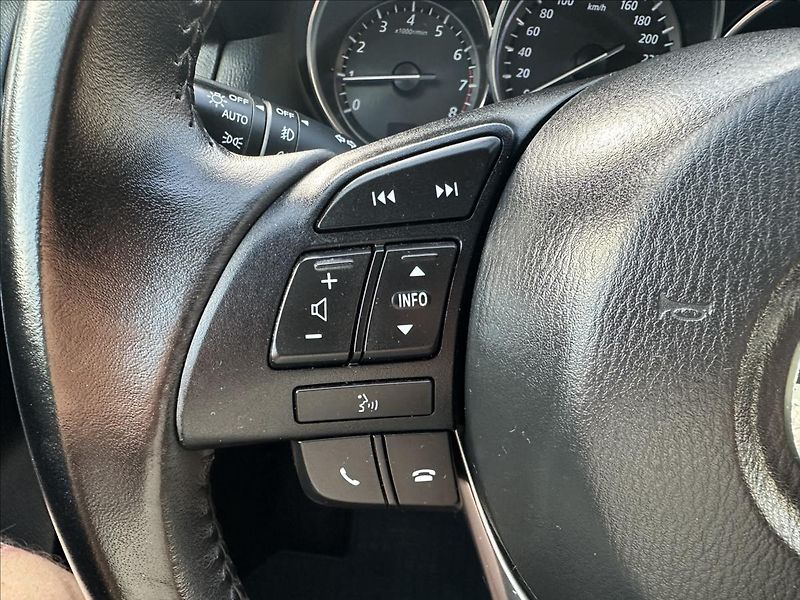 Mazda CX-5 2,0 Sports-Line 4x4 - fotka 24 z 35