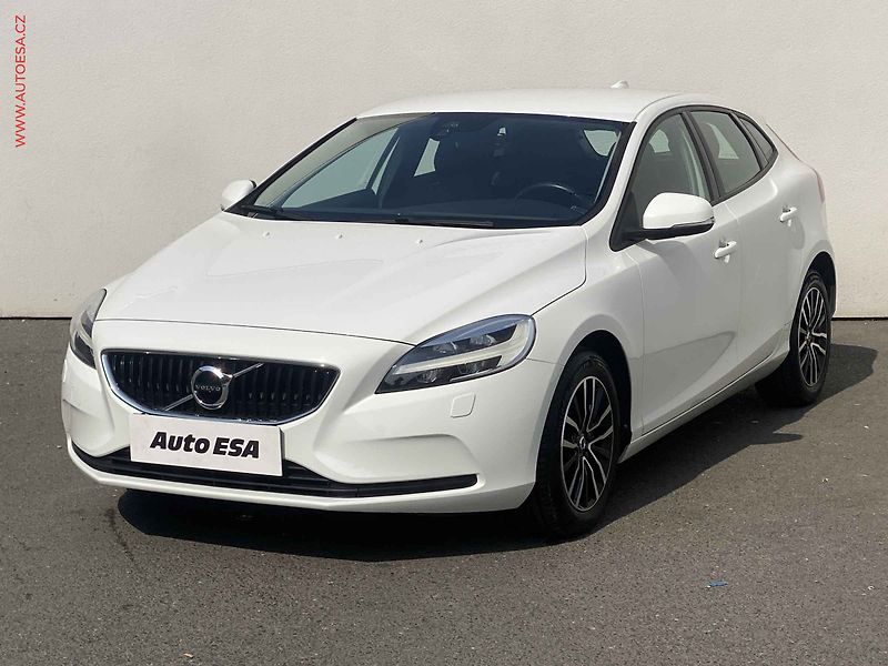 Volvo V40 (2017) 2.0T2, Momentum - fotka 3 z 17