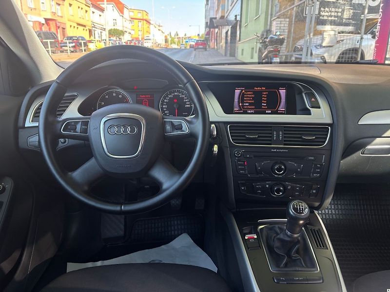 Audi A4 1.8TSi/2010/S.KNIHA-MAN6-2.MAJ - fotka 18 z 46