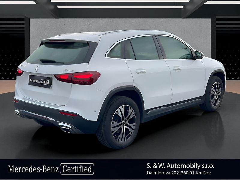 Mercedes-Benz GLA 200 d 4MATIC - fotka 10 z 37