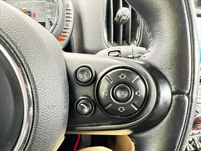 Mini Countryman 2,0 SD 140kW- automat- CZ - fotka 25 z 47