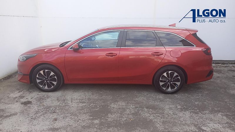 Kia Ceed SW (2025) 1,5 T-GDi TOP 7DCT - fotka 7 z 14