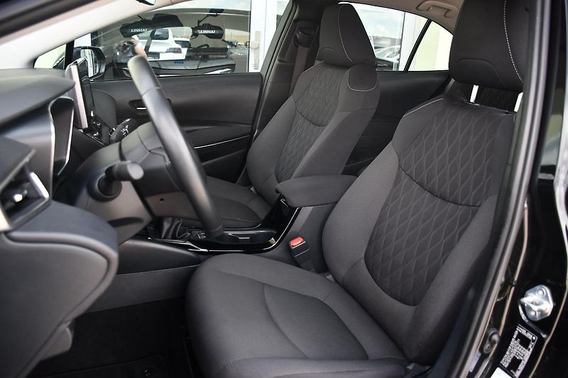 Toyota Corolla 1.5VVT-i 1M 2xKOLA  - fotka 13 z 36