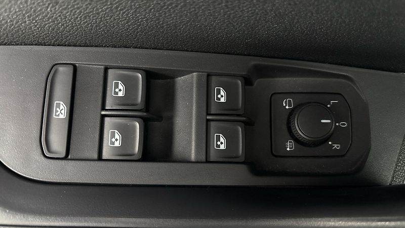 Škoda Karoq 2.0 TDI DSG 4x4 Style - fotka 22 z 29