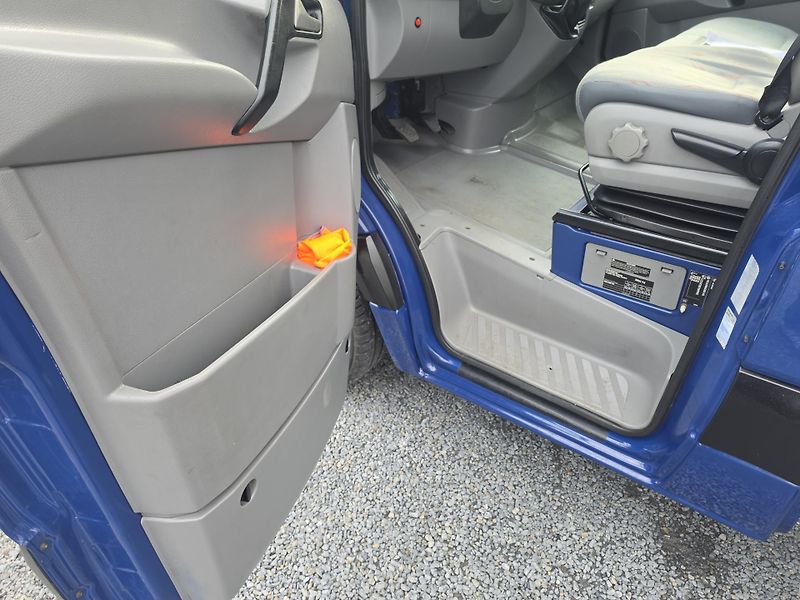 Volkswagen Crafter 2.5 TDI 100kw 6ti 8 Paleta - fotka 28 z 37