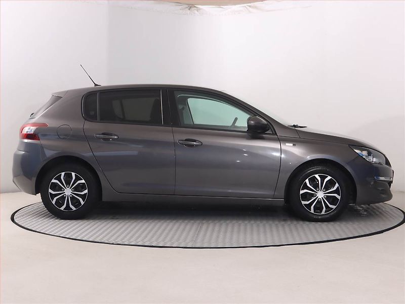 Peugeot 308 (2017) 1.2 PureTech, Serv.kniha, Navi - fotka 6 z 18