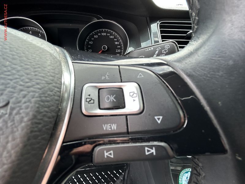 Volkswagen Golf (2018) 1.5TSI, ČR, Comfortline, LED - fotka 15 z 18