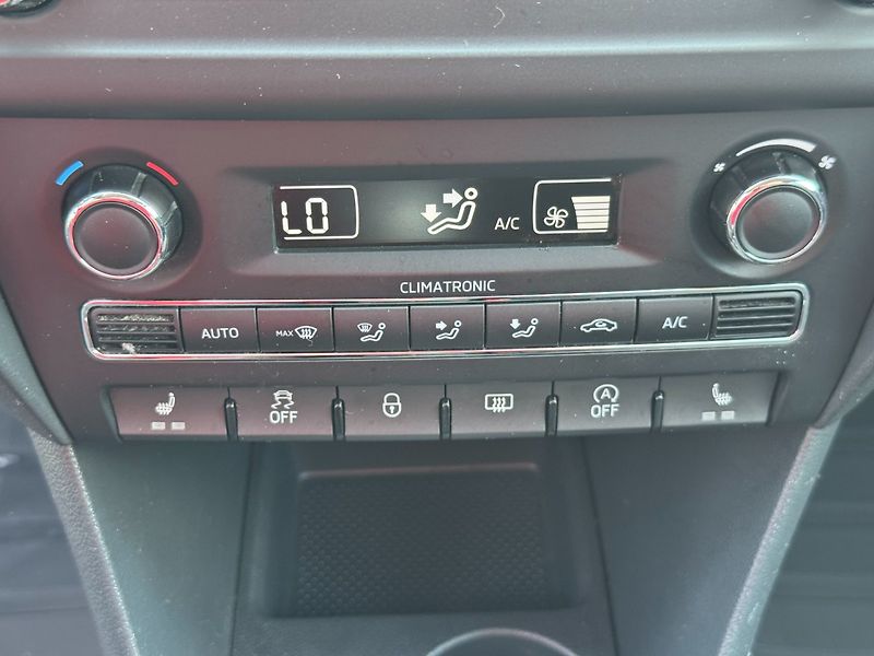 Škoda Rapid (2014) Elegance 1.2 TSI 77kW - fotka 30 z 35