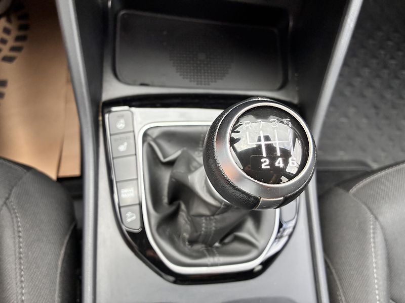 Hyundai Tucson 1.6T-GDi 110kW REZERVACE - fotka 21 z 36