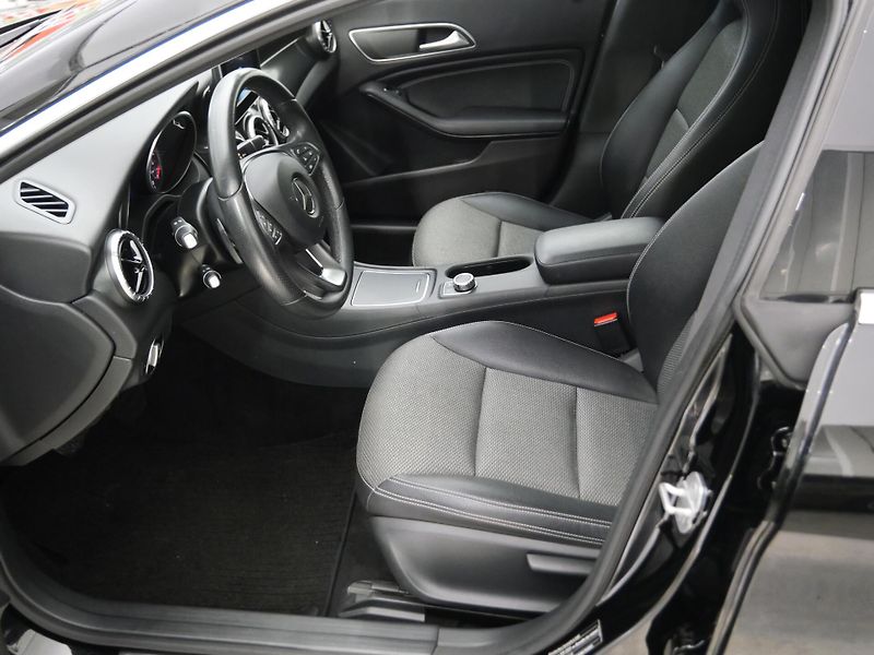 Mercedes-Benz CLA - fotka 11 z 23