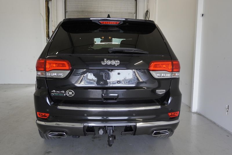 Jeep Grand Cherokee 3,0 CRD 4X4 - fotka 6 z 31