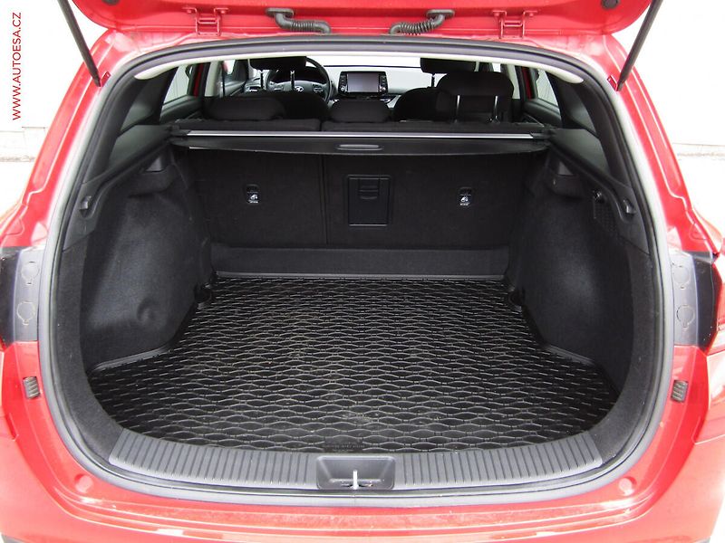 Hyundai i30 (2023) 1.0 T-GDi, ČR, Smart, LED - fotka 7 z 17