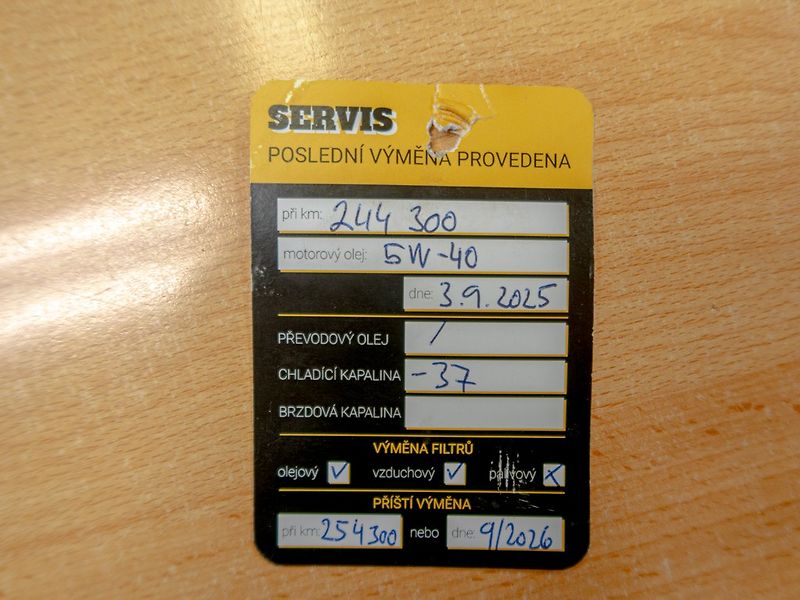 Nissan Qashqai (2008) 1.6i 16V 84KW PANO – 2x ALU - fotka 43 z 45