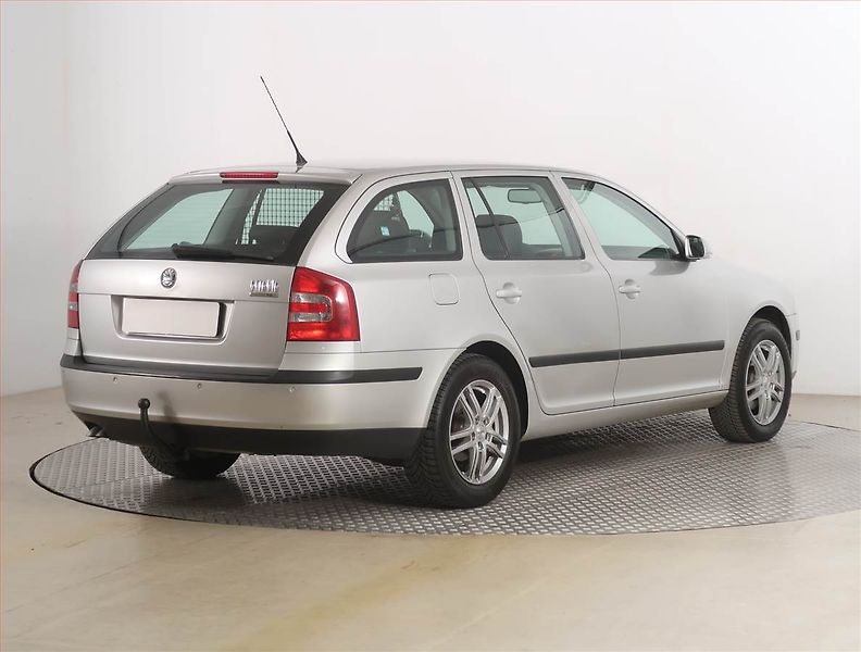 Škoda Octavia (2006) Elegance 2.0 TDI, Automat - fotka 5 z 18