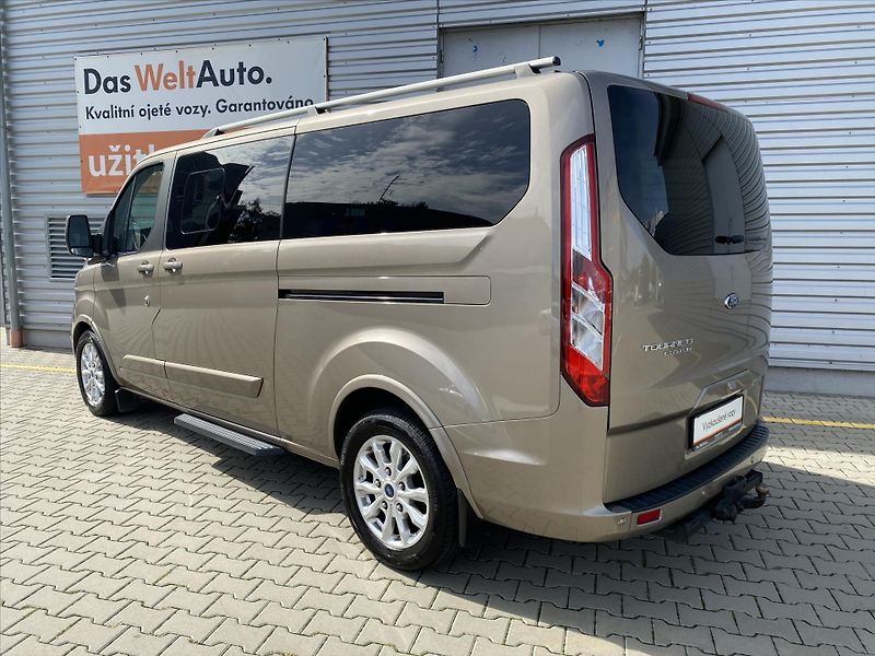 Ford Tourneo Custom 2,0 EcoBlue 125kW 8 Míst L2 - fotka 24 z 25