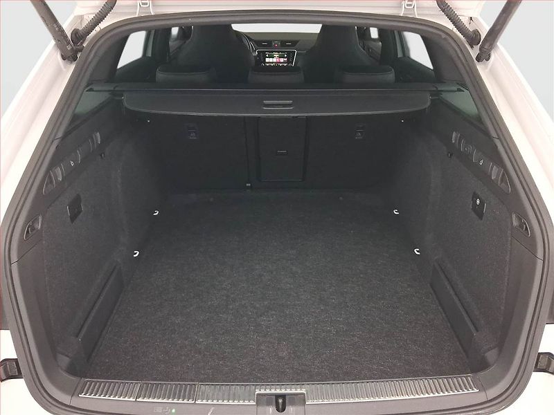 Škoda Superb (2023) Sportline 2.0 TDI - fotka 14 z 26