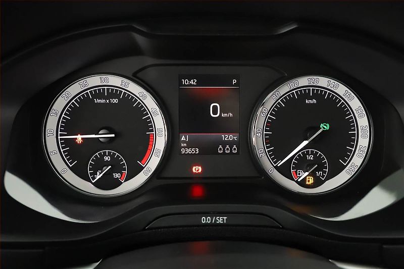 Škoda Karoq (2019) 1.6 TDI, Automat, Navi - fotka 10 z 18