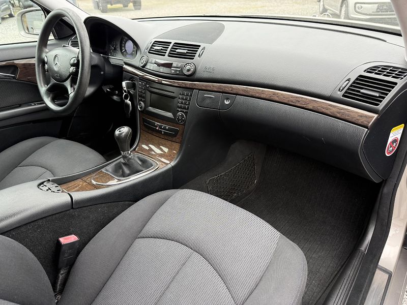 Mercedes-Benz Třídy E E 220CDi Manuál - fotka 10 z 17