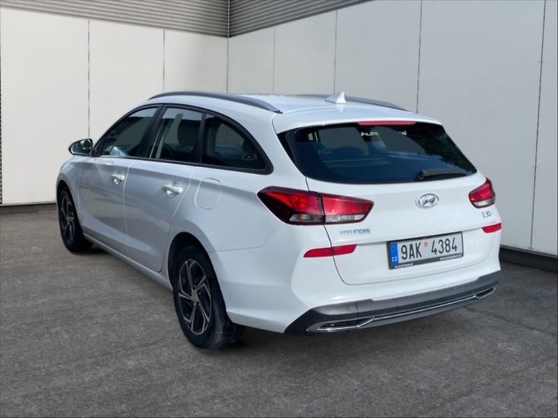 Hyundai i30 1,0 TGDI Family Comfort - fotka 4 z 11
