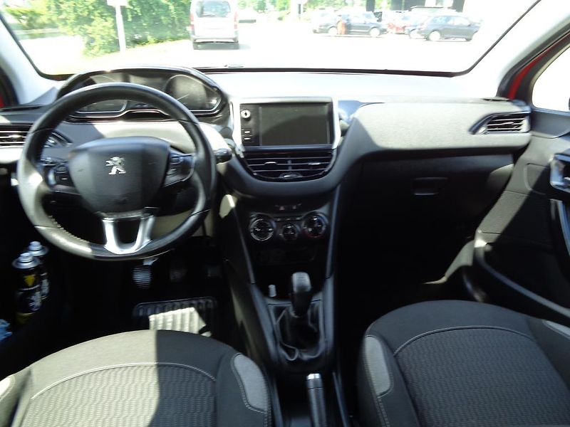 Peugeot 208 (2016) 1.2i  KOUPENO ČR - fotka 8 z 10