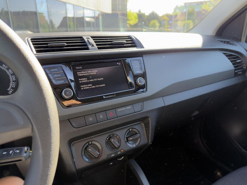Škoda Fabia 1.0 tsi 70 kw - fotka 15 z 17