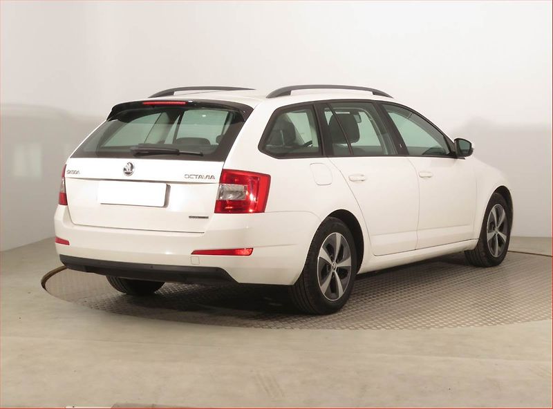 Škoda Octavia (2016) Ambition 1.6 TDI, Tempomat - fotka 5 z 15
