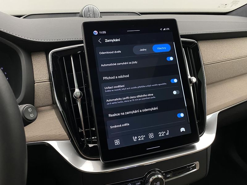 Volvo XC90 B5 AWD DARK ULTRA AUT CZ 7m - fotka 58 z 66