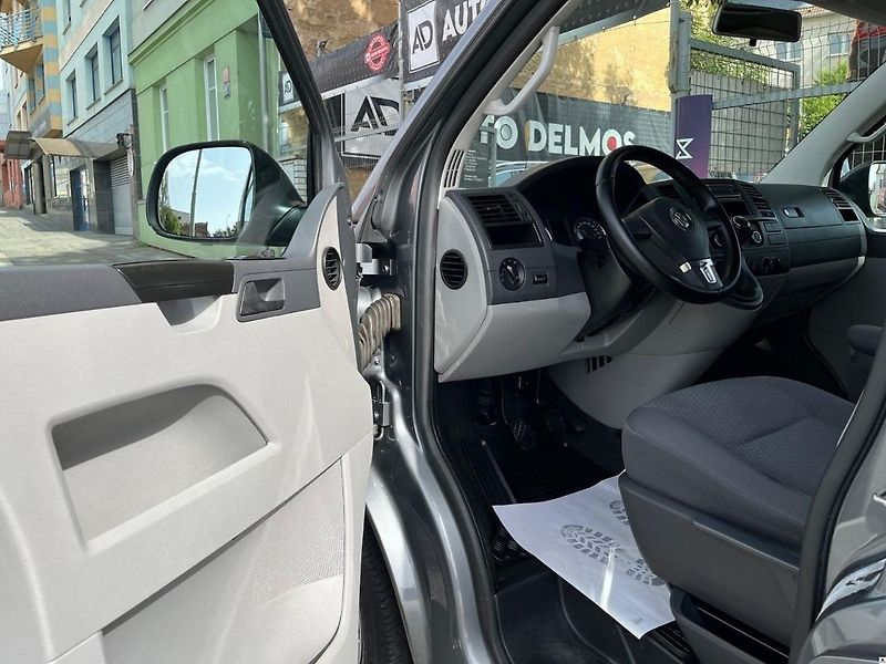 Volkswagen Transporter 2.0TDI/103kW2010/CZ/8MÍST/1.MA - fotka 51 z 59