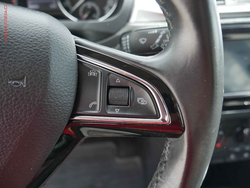 Škoda Rapid (2018) 1.0 TSI, 2.maj,ČR, AC - fotka 19 z 21
