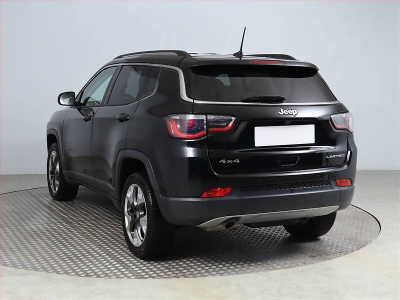 Jeep Compass (2019) 2.0 MultiJet - fotka 4 z 20