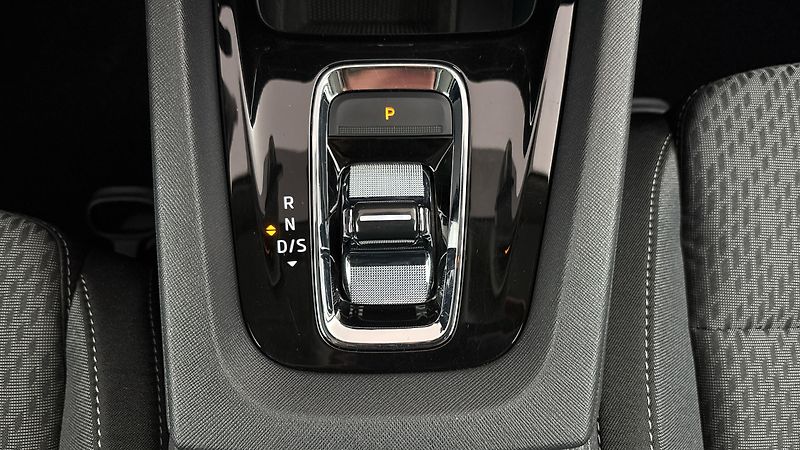 Škoda Octavia 2.0 TDI DSG Style Combi - fotka 23 z 26