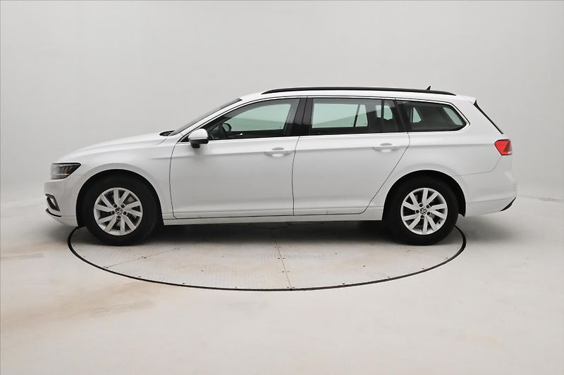 Volkswagen Passat 2,0 TDI 110 kW DSG Business Zá - fotka 8 z 32
