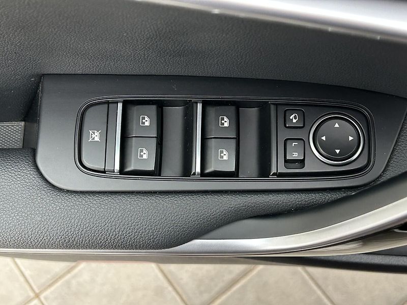 Kia ProCeed 1.5 T-GDi  GT LINE PLUS - fotka 24 z 29