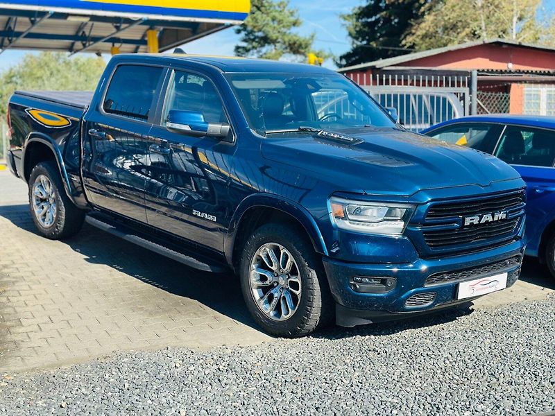 RAM 1500 (2021) 5.7HEMI V8 LARAMIE SPORT - fotka 1 z 30