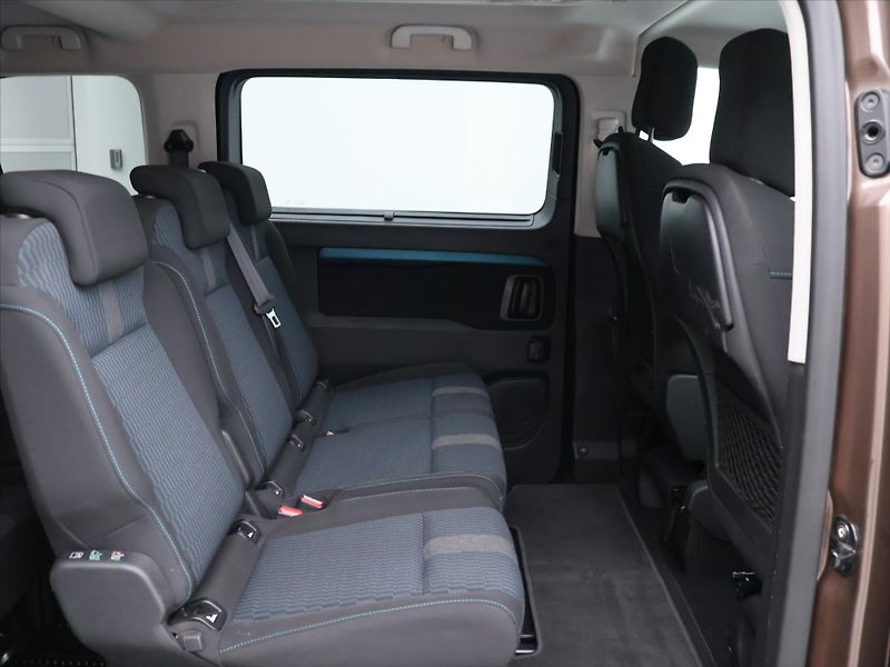 Peugeot Traveller 2,0 BlueHDi 110kW Aut.klima CZ - fotka 13 z 35