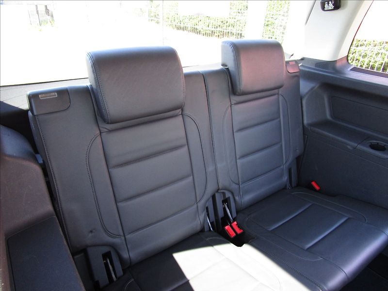 Volkswagen Touran 2.0TDi DSG Highline, 7 míst - fotka 36 z 49