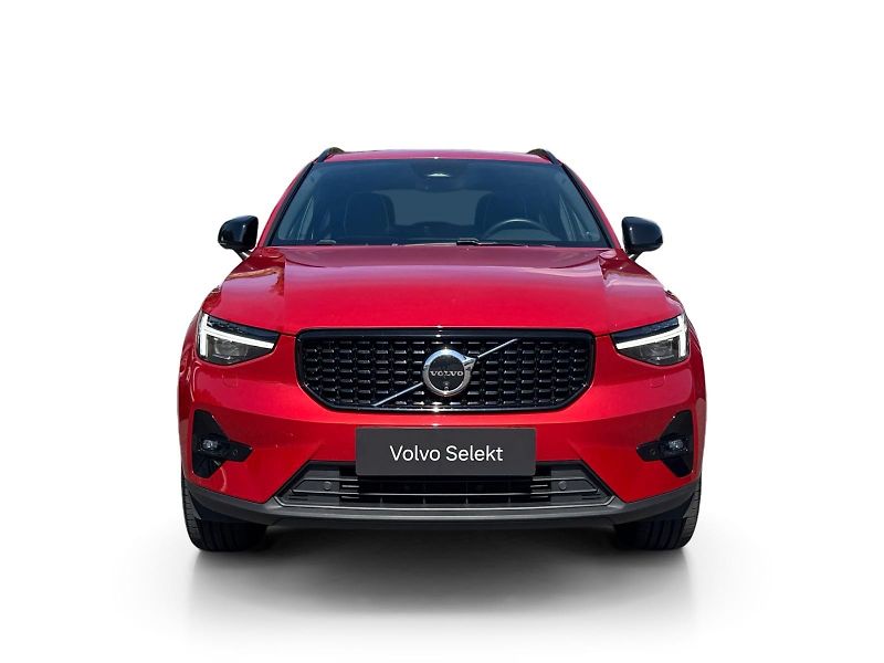 Volvo XC40 B4 FWD ULTRA DARK // 1. maj. - fotka 9 z 46
