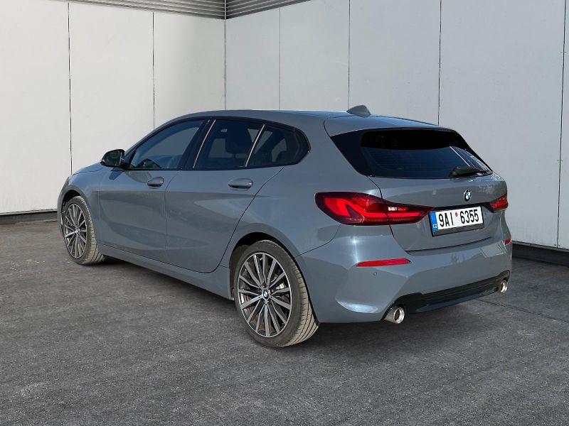 BMW Řada 1 (2022) 120d 140kW CZ DPH - fotka 4 z 11