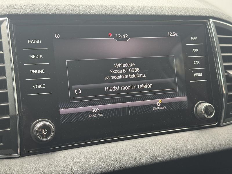 Škoda Karoq (2019) 1.5TSi DSG Style Virtual RZV - fotka 37 z 52