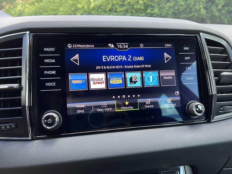 Škoda Karoq 2.0 TDi 110 kW 1.MAJITEL DPH - fotka 13 z 22