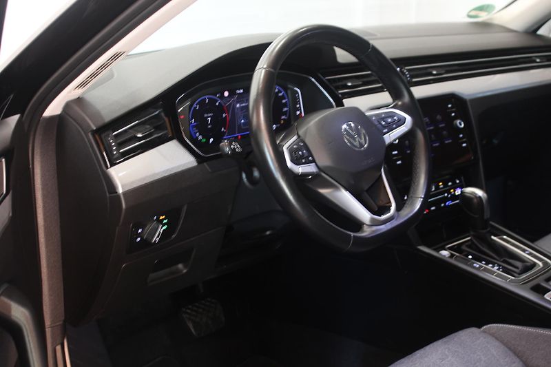 Volkswagen Passat (2023) 2.0TDI DSG Display LED Tažné - fotka 15 z 35