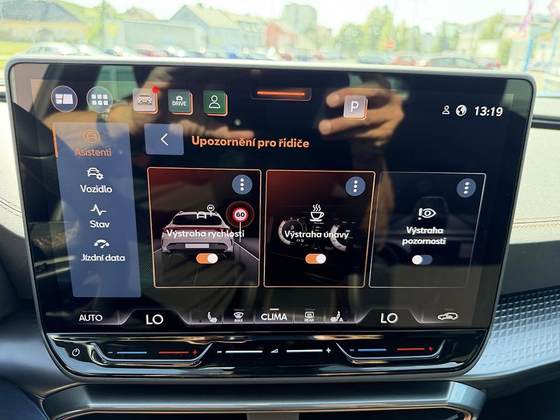 Cupra Formentor 1,5 eTSi/110kW - DSG - fotka 32 z 92