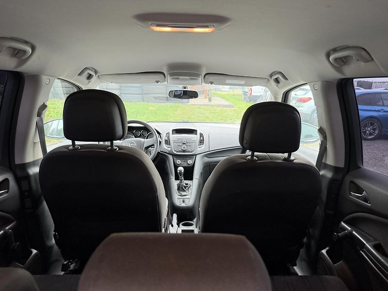 Opel Zafira 2.0 CDTi 7 MIST - fotka 13 z 23