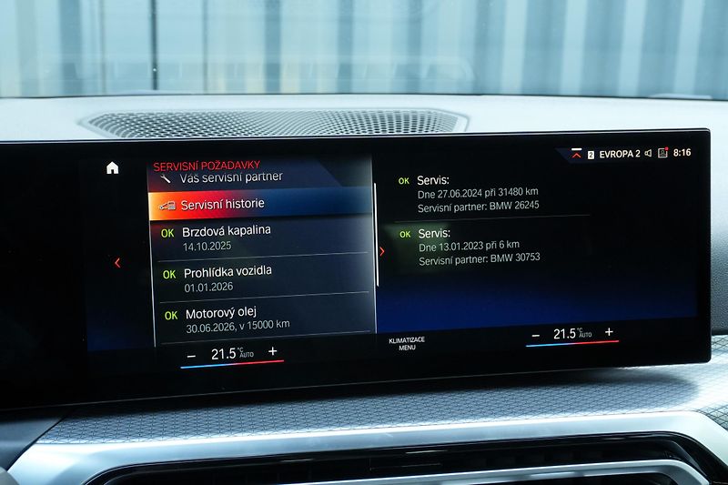 BMW Řada 3 330d xDrive, Tažné, Kamera - fotka 26 z 37
