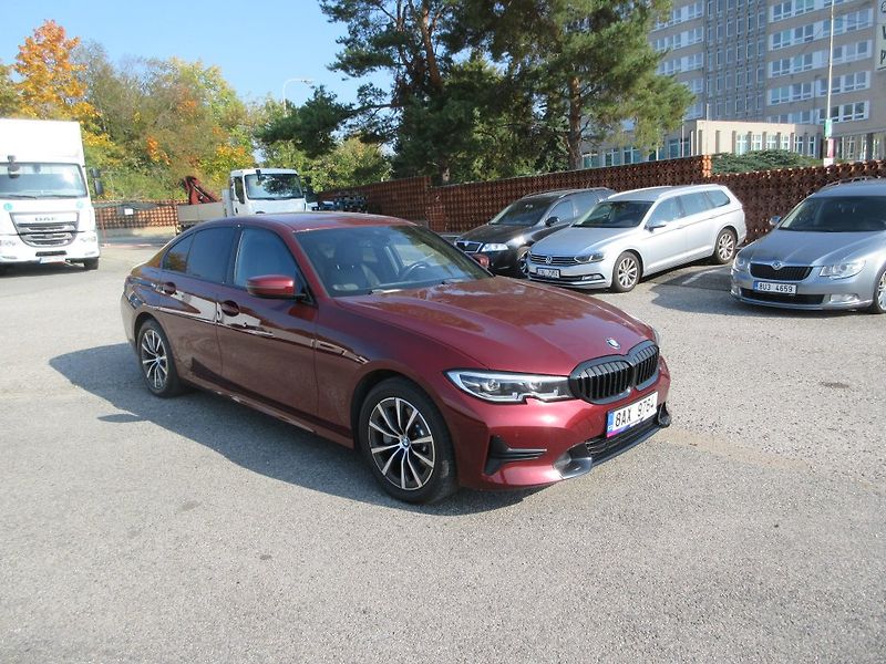 BMW Řada 3 3.0 330d At  Sport Line - fotka 3 z 20