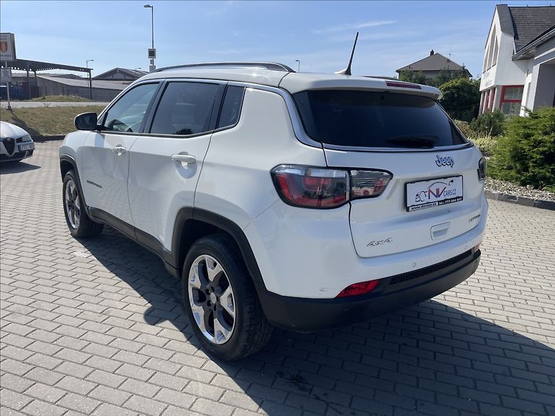 Jeep Compass 1,4 T 125kw AT9 Limited - fotka 3 z 32
