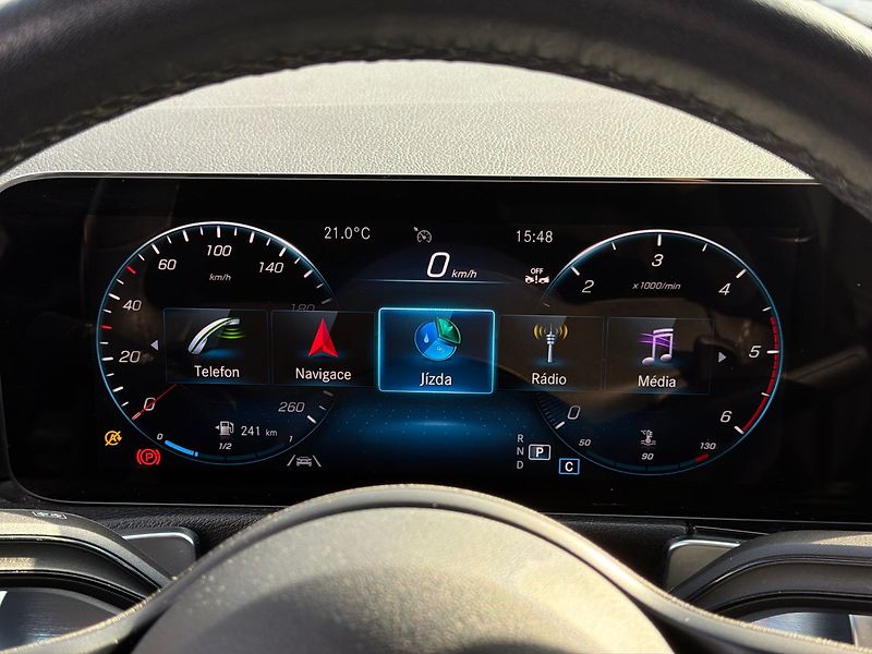 Mercedes-Benz GLB 200 d 4MATIC - fotka 31 z 35